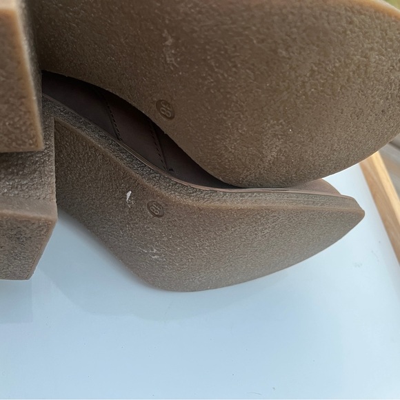 Elegant Tan Heeled Boots EU38 like New - Picture 10 of 10